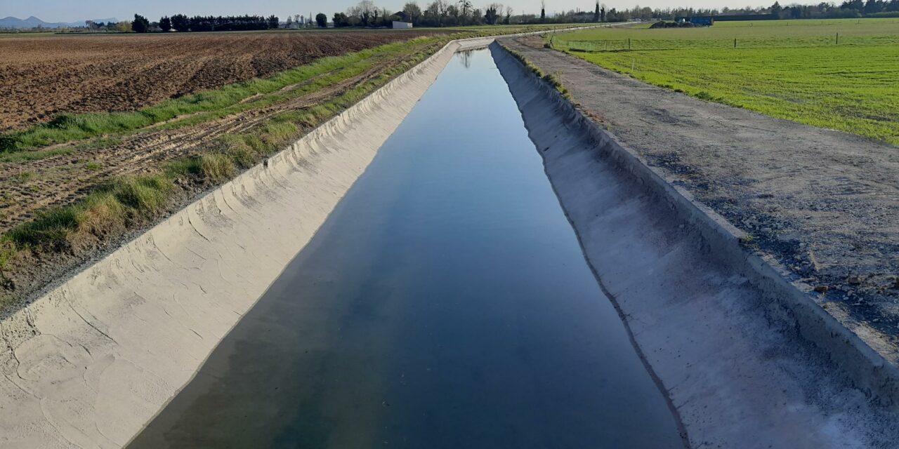 Travaux de reprise de l&rsquo;étanchéité du canal de la Bourne sur la commune de Montélier